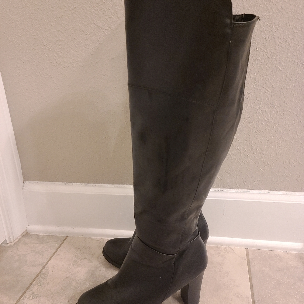 Boots - Picture 2 of 3
